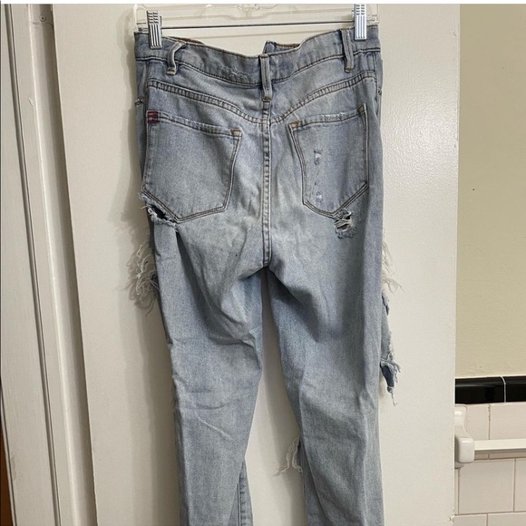 Urban BDG Ripped Jeans - Picture 2 of 3